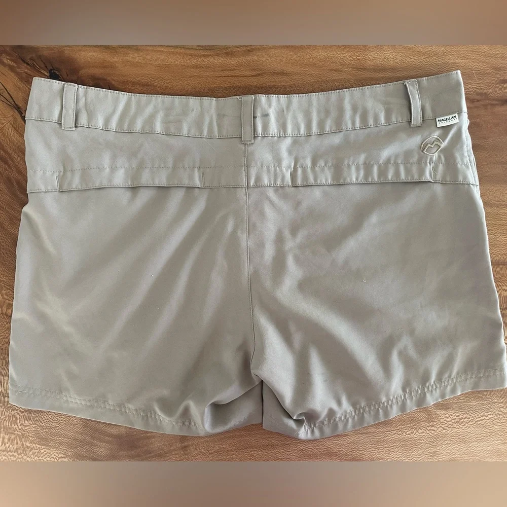 Magellan Outdoors Women’s Falcon Lake Fishing Shorts
